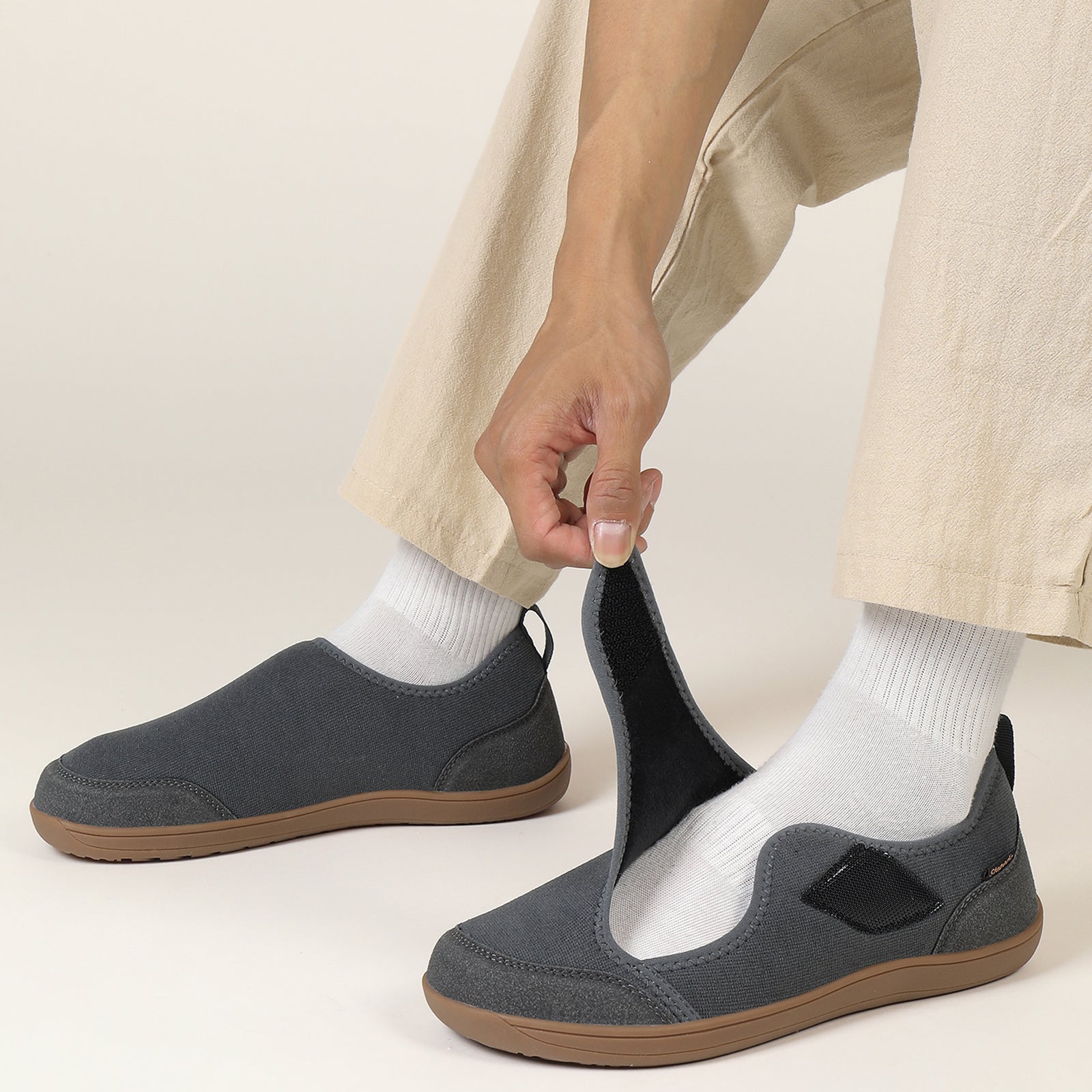 Gexuosn Men Wide Width Slippers Diabetic Shoes Adjustable Barefoot Walking Shoes for Arthritis Edema Feet