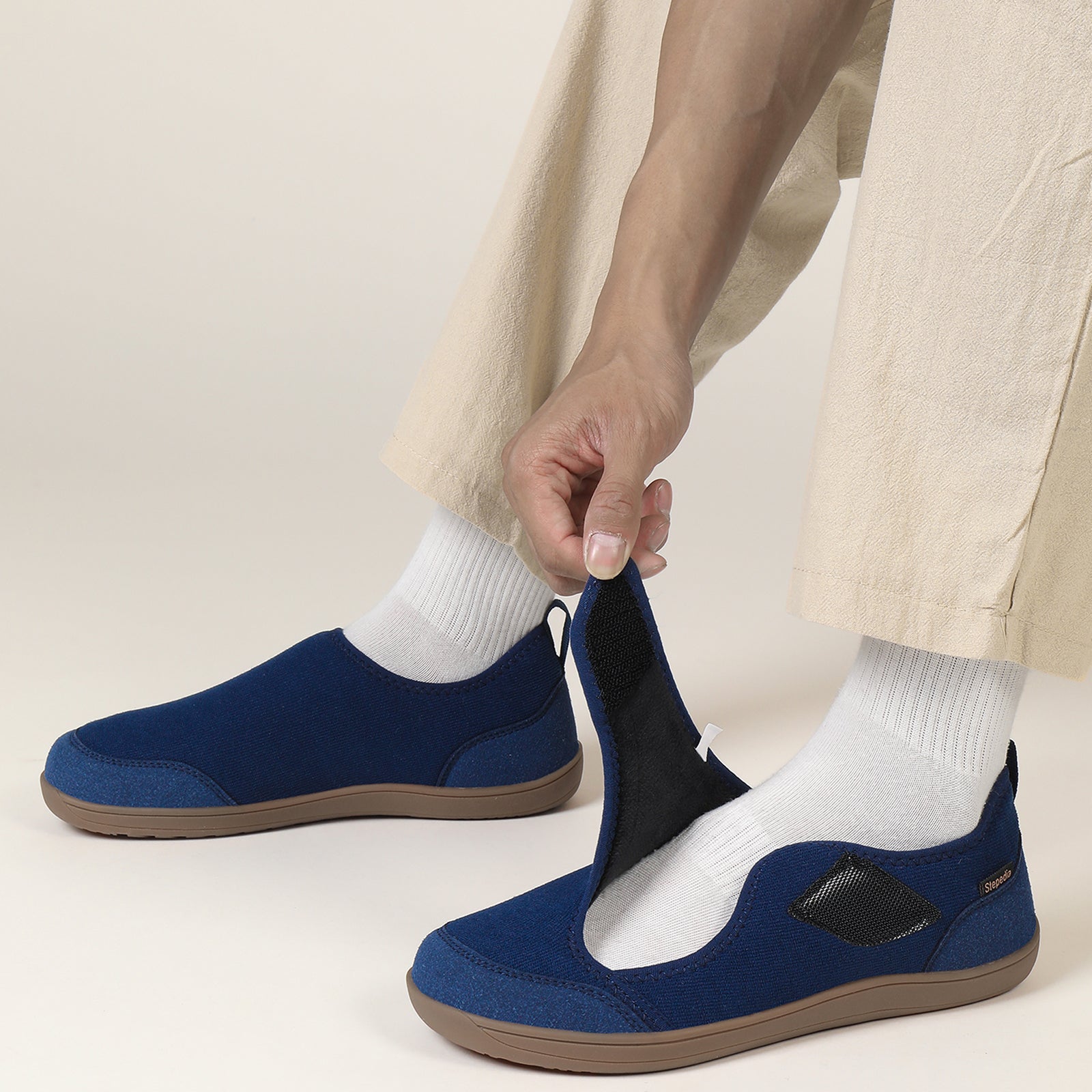 Gexuosn Men Wide Width Slippers Diabetic Shoes Adjustable Barefoot Walking Shoes for Arthritis Edema Feet