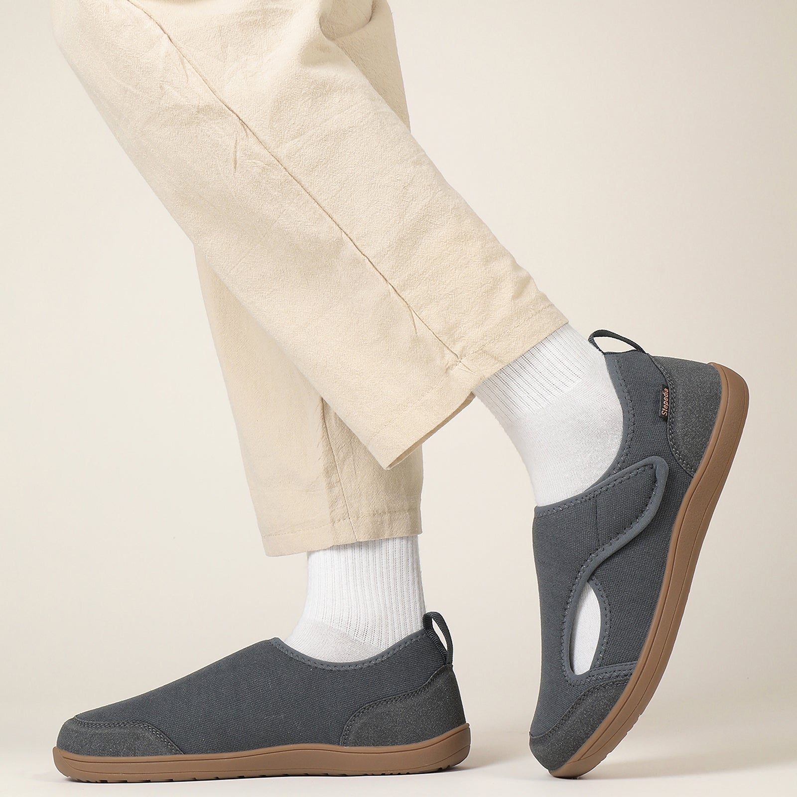 Gexuosn Men Wide Width Slippers Diabetic Shoes Adjustable Barefoot Walking Shoes for Arthritis Edema Feet